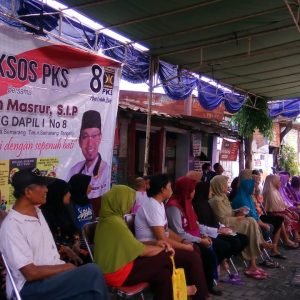 Kreatif, PKS Semut Gelar Pemeriksaan Mata Gratis Hingga Cek Tensi untuk Warga
